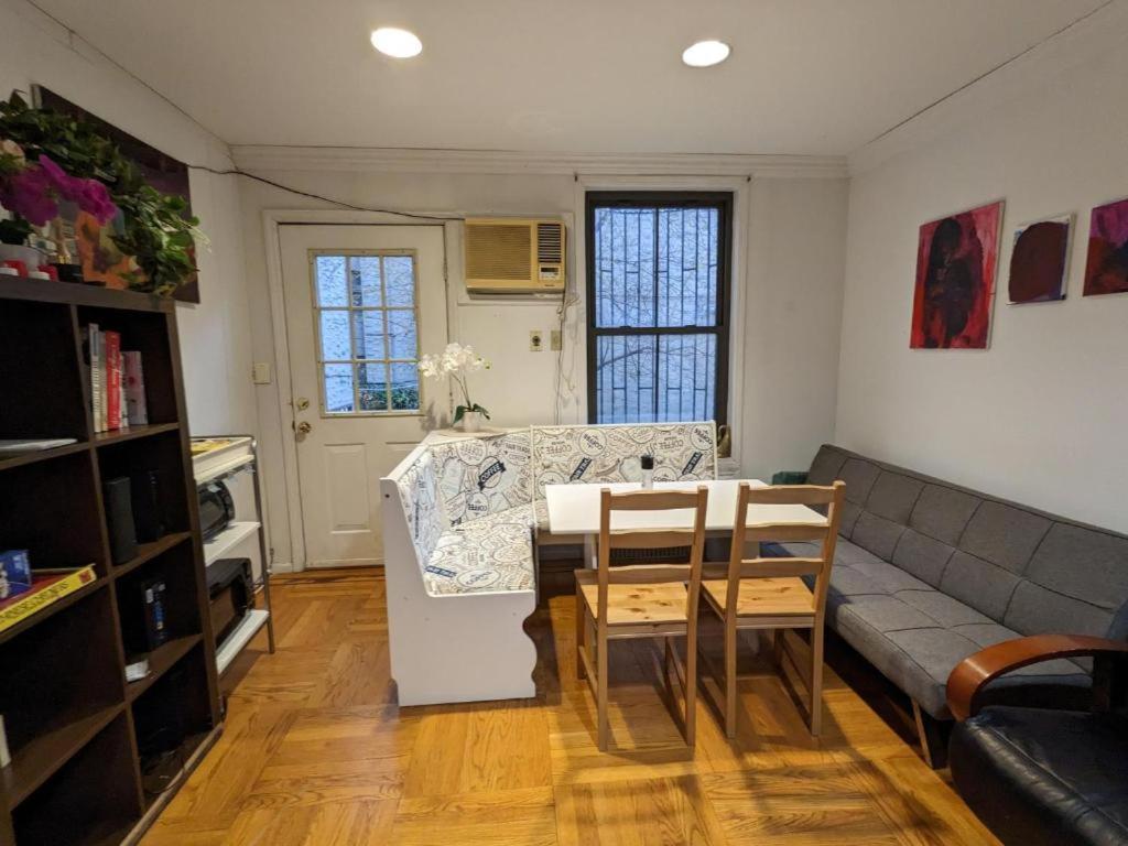 Fawlty Towers In Williamsburg Appartement New York Buitenkant foto